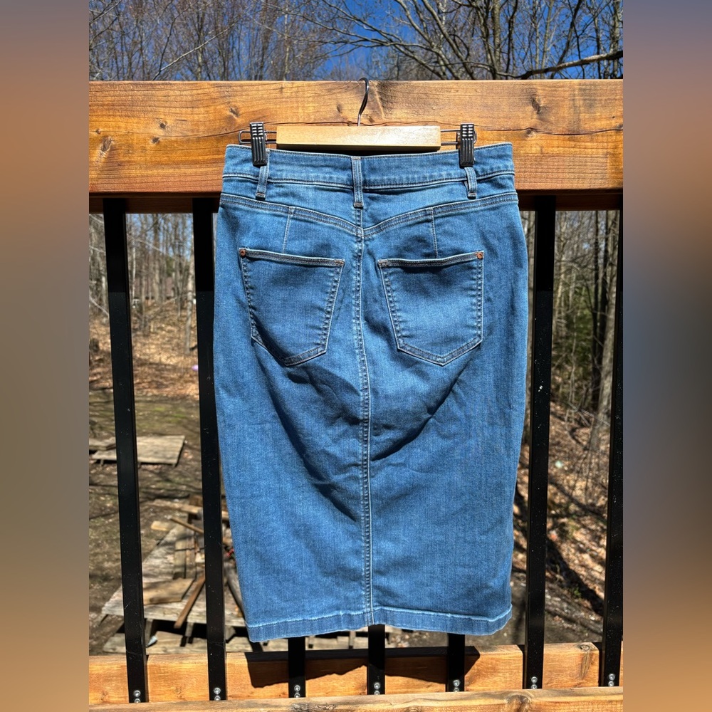 RW&Co Denim Button-Front Jean Skirt Size 4 - Picture 2 of 6